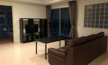 For rent 3 bedrooms condo in Khlong Toei, Bangkok