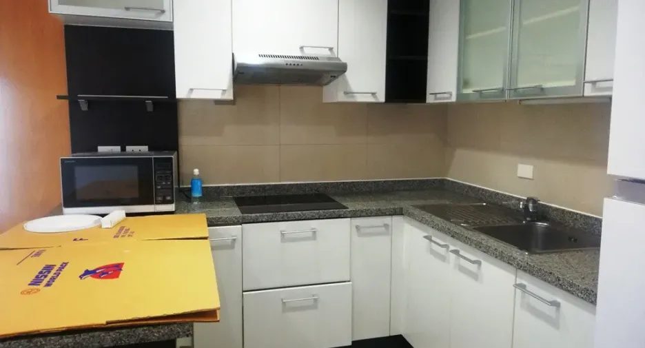 For rent 2 bedrooms apartment in Khlong Toei, Bangkok