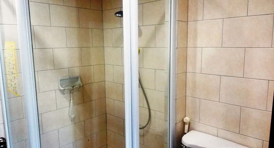 For rent 2 bedrooms apartment in Khlong Toei, Bangkok