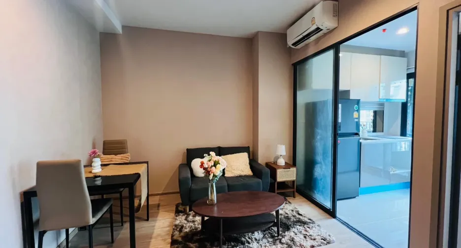 Wohnung zur Miete mit 1 Zimmer in Huai Khwang, Bangkok
