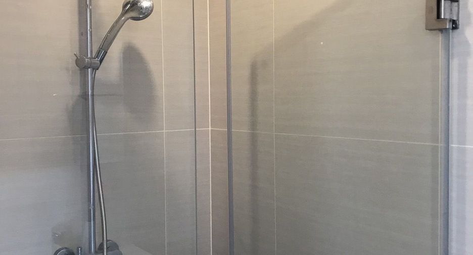 For rent studio condo in Khlong Toei, Bangkok
