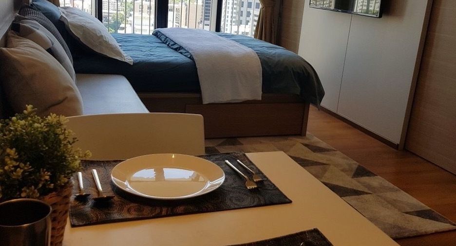 For rent studio condo in Khlong Toei, Bangkok
