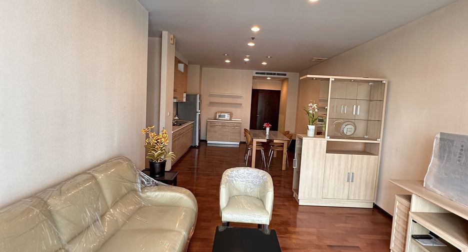 For rent 2 bedrooms condo in Watthana, Bangkok