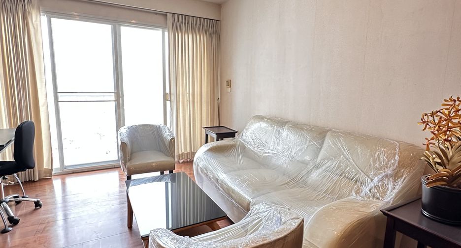 For rent 2 bedrooms condo in Watthana, Bangkok