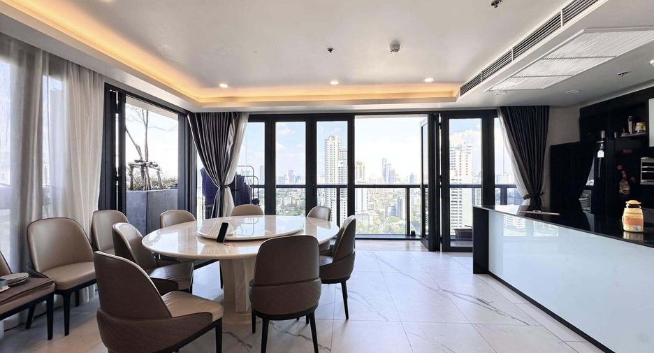 For rent 3 bedrooms condo in Watthana, Bangkok