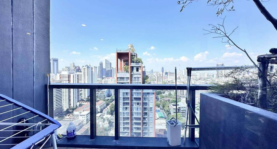 For rent 3 bedrooms condo in Watthana, Bangkok
