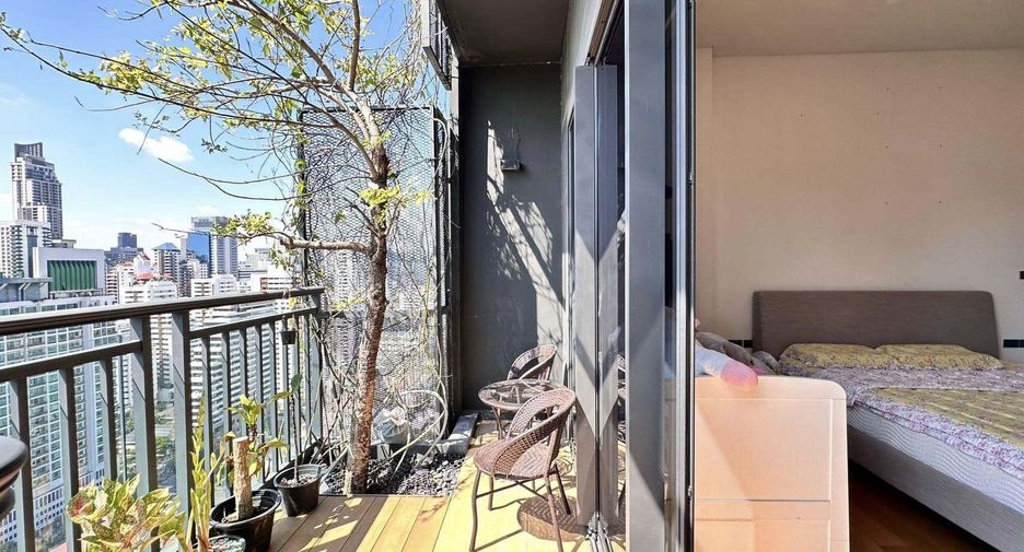 For rent 3 bedrooms condo in Watthana, Bangkok