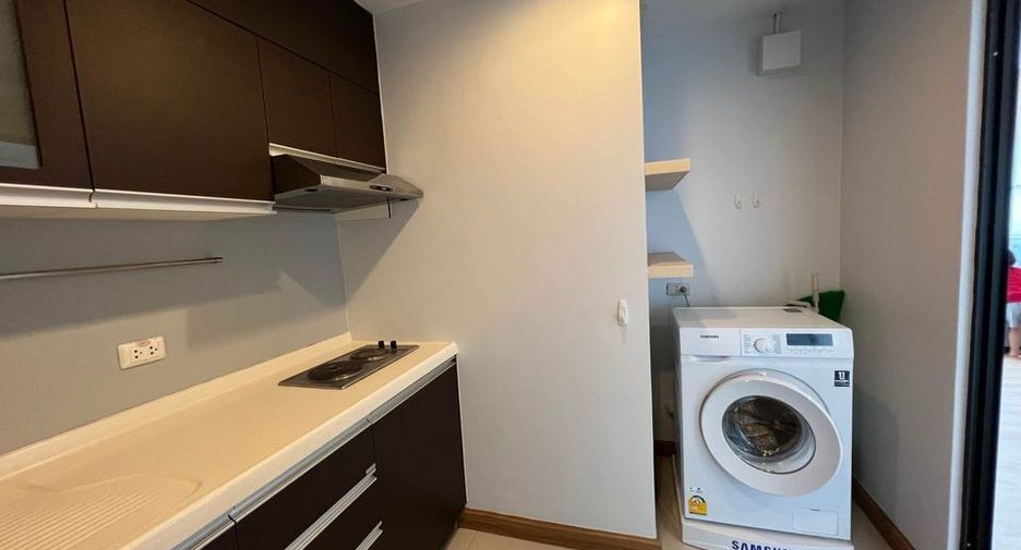 For rent 2 bedrooms condo in Yan Nawa, Bangkok
