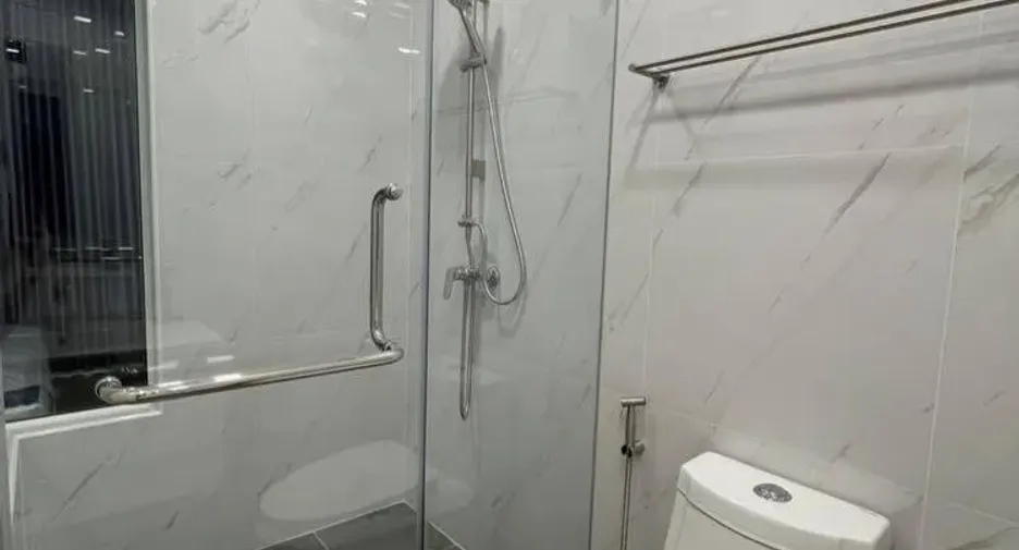 For rent 1 bed condo in Phra Khanong, Bangkok