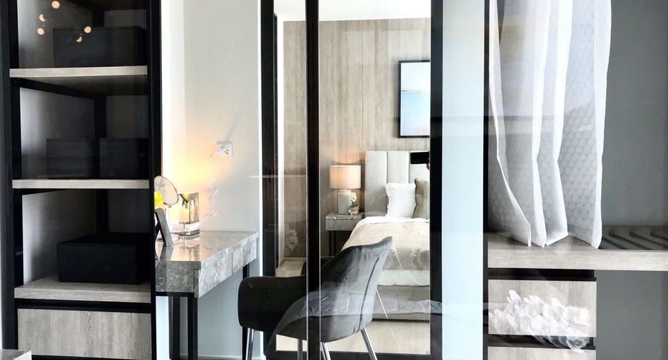 For rent studio condo in Pathum Wan, Bangkok
