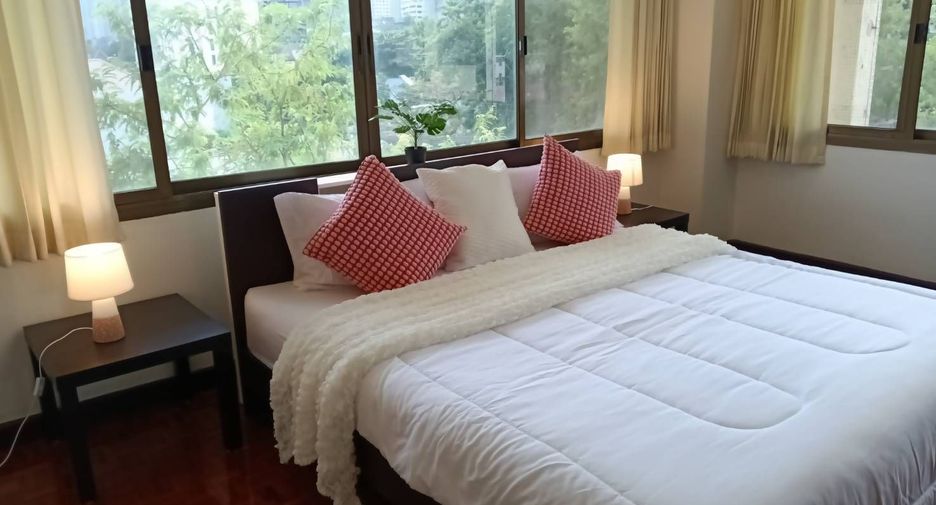 For rent 3 bedrooms condo in Watthana, Bangkok