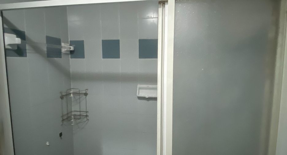 Wohnung zur Miete mit 2 Zimmer in Huai Khwang, Bangkok