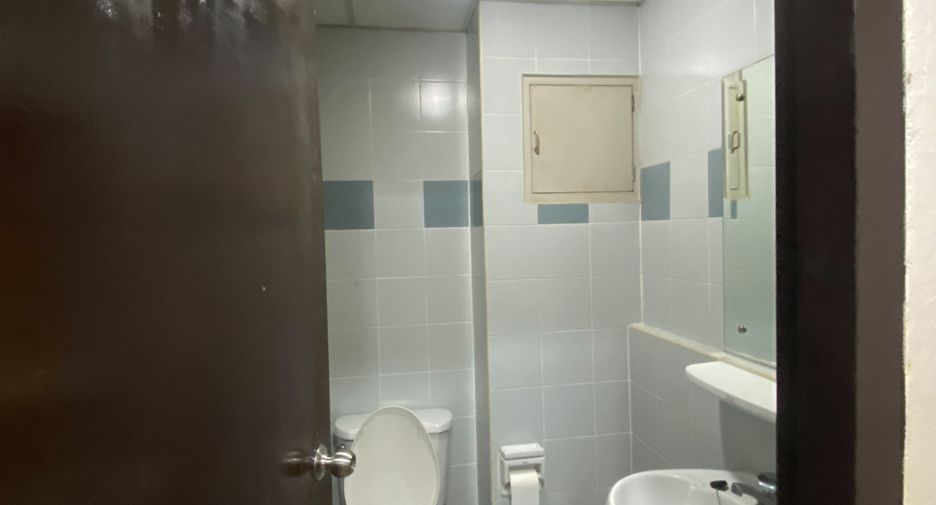 Wohnung zur Miete mit 2 Zimmer in Huai Khwang, Bangkok
