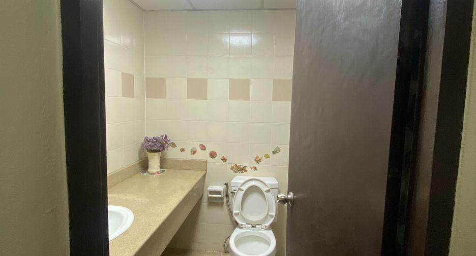 Wohnung zur Miete mit 2 Zimmer in Huai Khwang, Bangkok