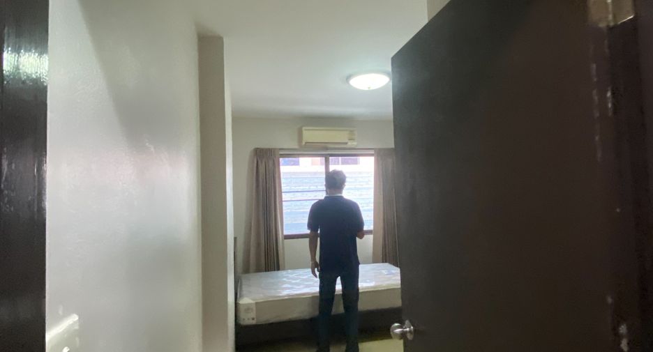 Wohnung zur Miete mit 2 Zimmer in Huai Khwang, Bangkok