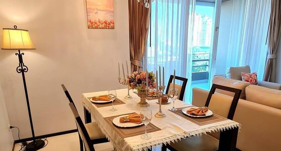 For rent 2 bedrooms apartment in Watthana, Bangkok