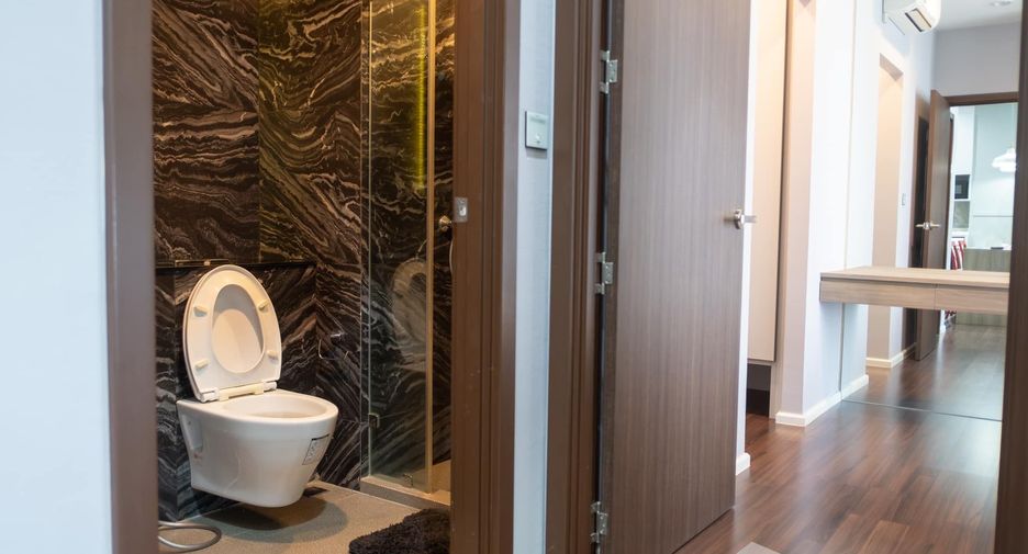 For rent 2 bedrooms condo in Bang Na, Bangkok