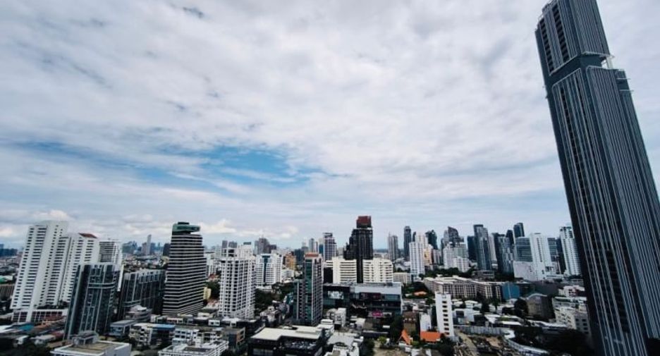 For rent 1 bed condo in Watthana, Bangkok