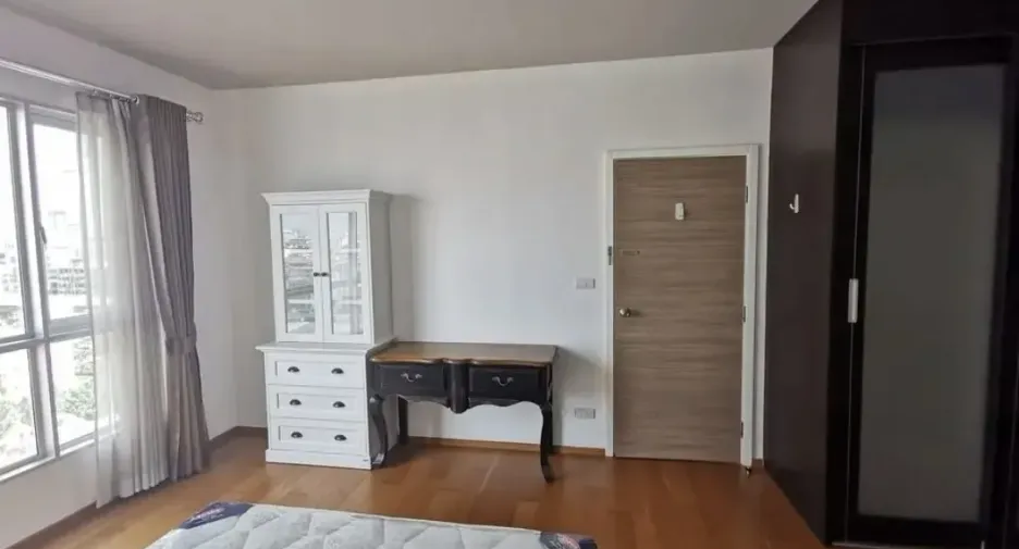For rent 1 bed condo in Khlong San, Bangkok
