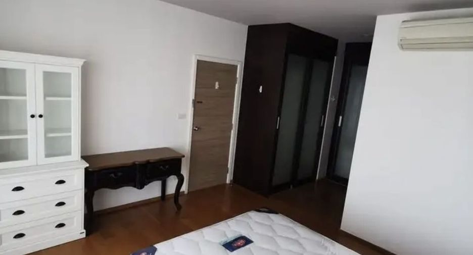 For rent 1 bed condo in Khlong San, Bangkok