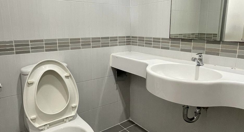 For rent 1 bed condo in Huai Khwang, Bangkok