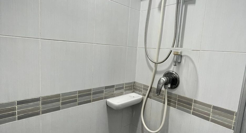 For rent 1 bed condo in Huai Khwang, Bangkok