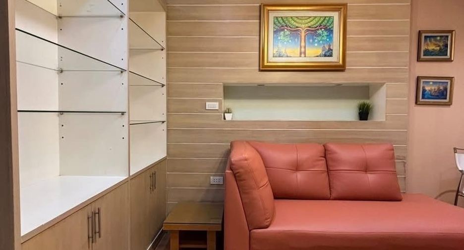 For rent 1 bed condo in Huai Khwang, Bangkok