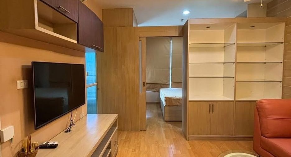 For rent 1 bed condo in Huai Khwang, Bangkok