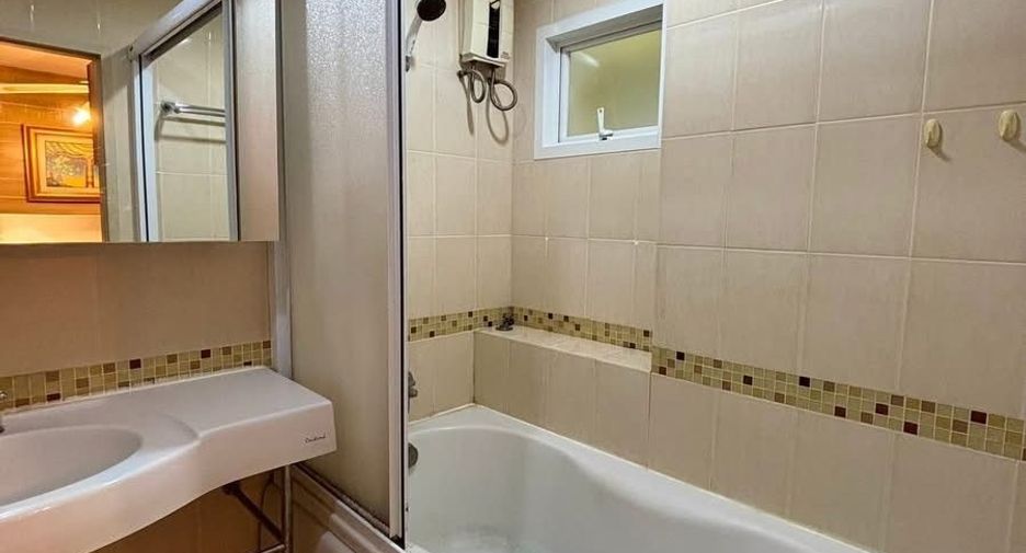 For rent 1 bed condo in Huai Khwang, Bangkok