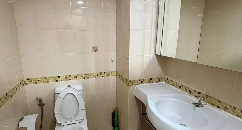 For rent 1 bed condo in Huai Khwang, Bangkok