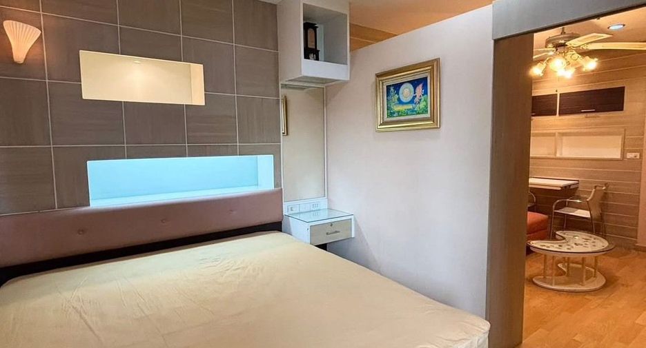 For rent 1 bed condo in Huai Khwang, Bangkok