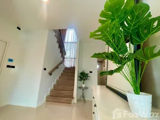 For rent 4 bedrooms house in Bang Kapi, Bangkok