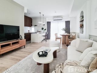 Casa adosada en alquiler de 3 habitaciones en Prawet, Bangkok