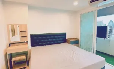 Condo en alquiler de 1 habitaciones en Bang Rak, Bangkok
