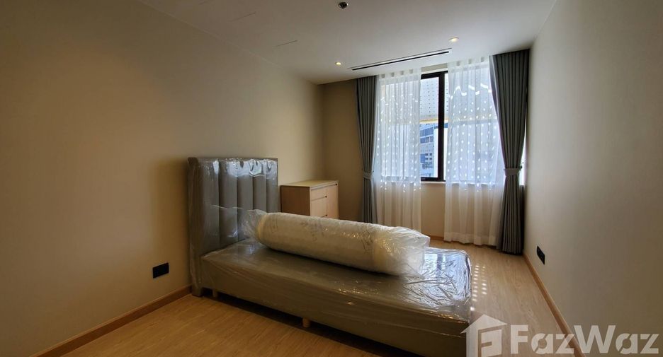 For rent 3 bedrooms apartment in Sathon, Bangkok