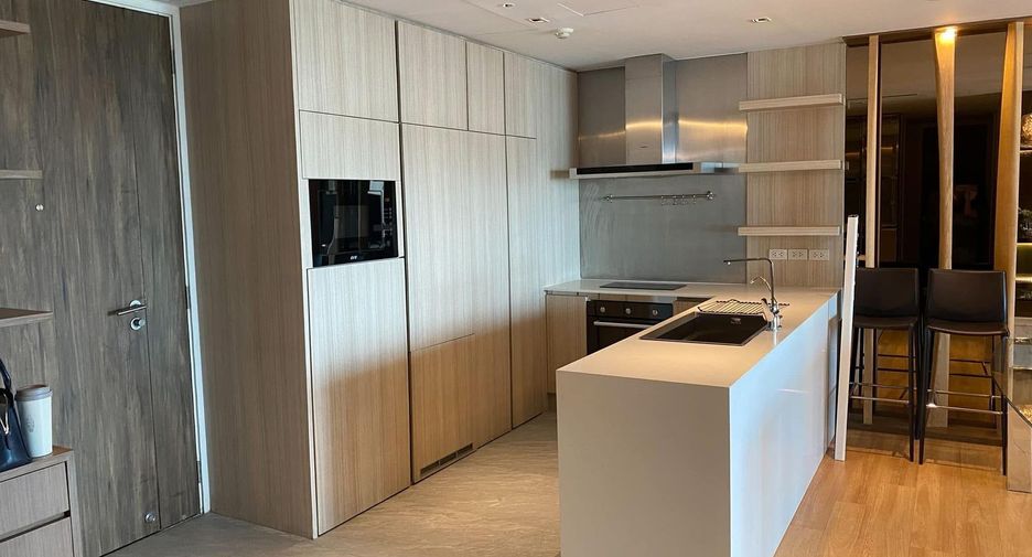 For rent 2 bedrooms condo in Yan Nawa, Bangkok