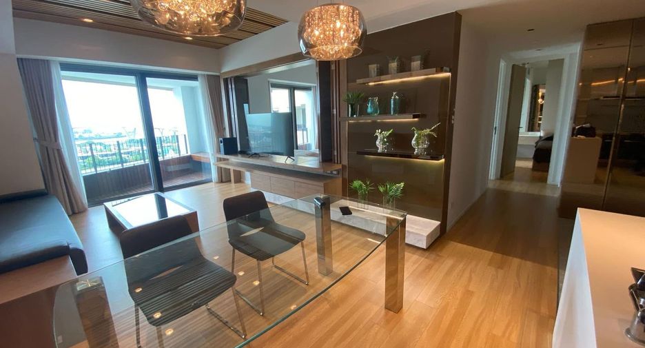 For rent 2 bedrooms condo in Yan Nawa, Bangkok