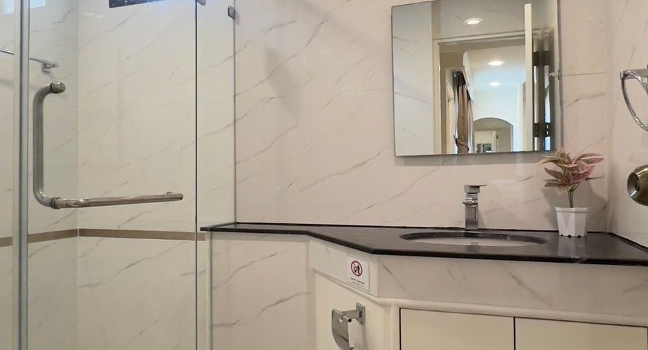 Apartamento en alquiler de 3 habitaciones en Khlong Toei, Bangkok