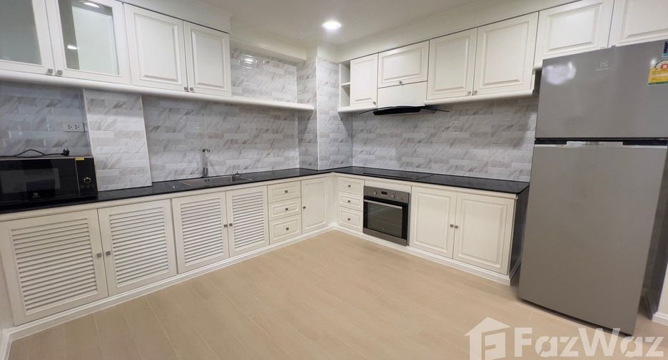 Apartamento en alquiler de 3 habitaciones en Khlong Toei, Bangkok