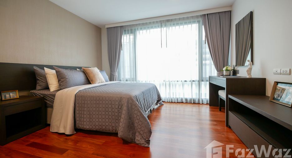 For rent 2 bedrooms condo in Watthana, Bangkok