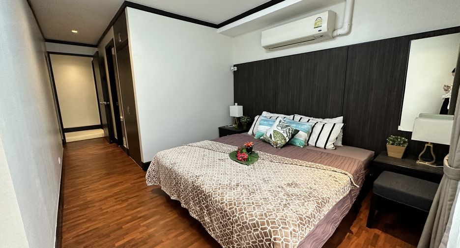 For rent 2 bedrooms apartment in Watthana, Bangkok