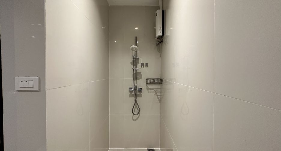 For rent 2 bedrooms apartment in Watthana, Bangkok