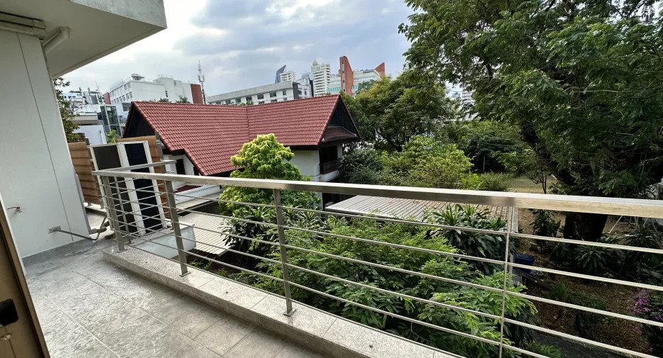 For rent 2 bedrooms apartment in Watthana, Bangkok