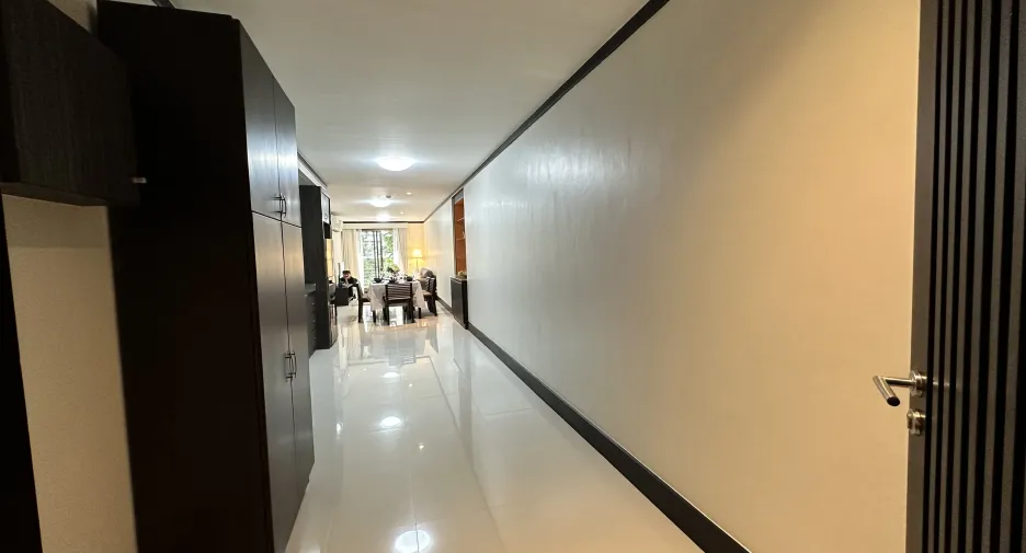For rent 2 bedrooms apartment in Watthana, Bangkok