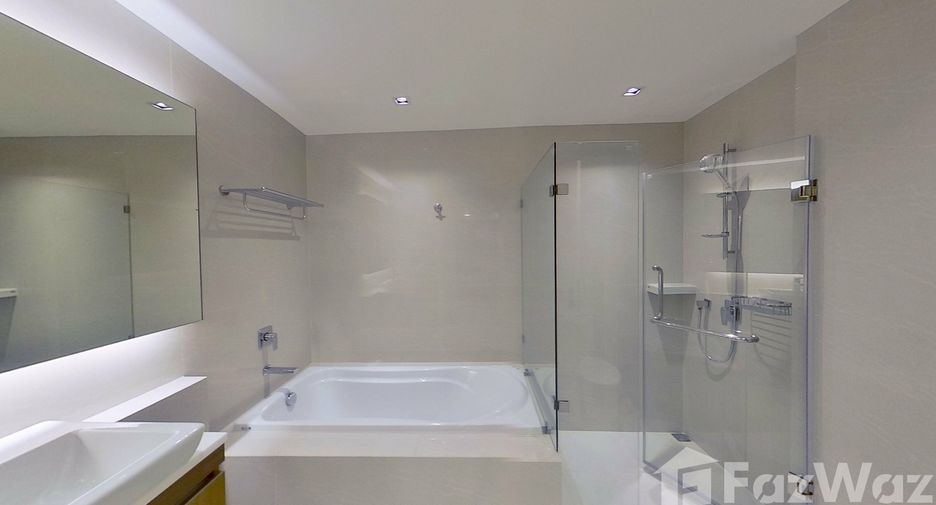 Condo en alquiler de 2 habitaciones en Khlong Toei, Bangkok