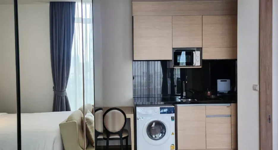 Wohnung zur Miete mit Studio in Khlong Toei, Bangkok