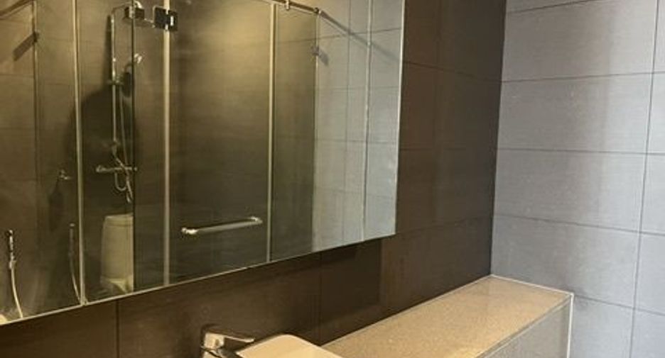 Condo en alquiler de 2 habitaciones en Pathum Wan, Bangkok