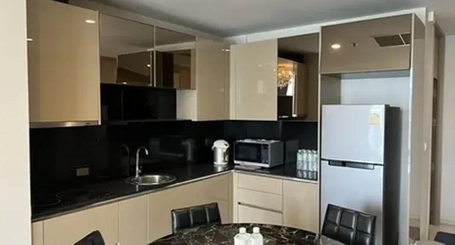 Condo en alquiler de 2 habitaciones en Pathum Wan, Bangkok
