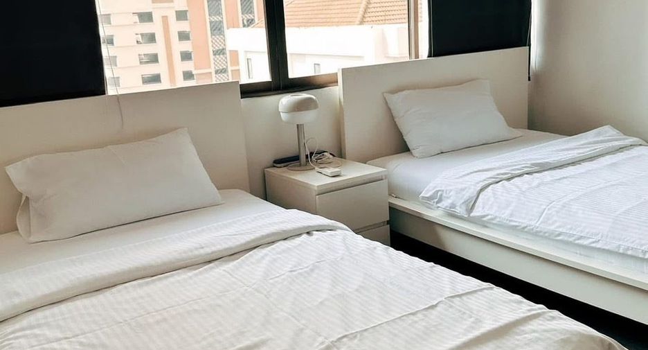 For rent 2 bedrooms condo in Watthana, Bangkok