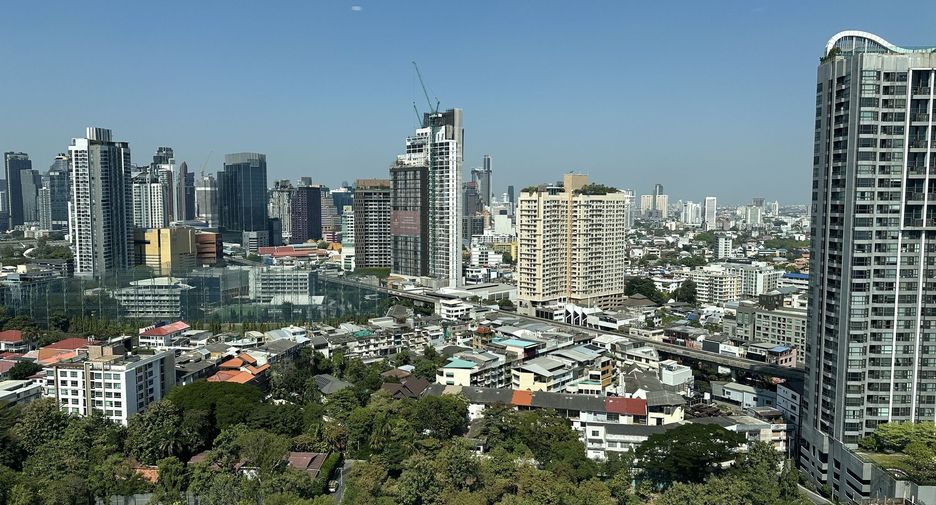 For rent 1 Beds condo in Khlong Toei, Bangkok